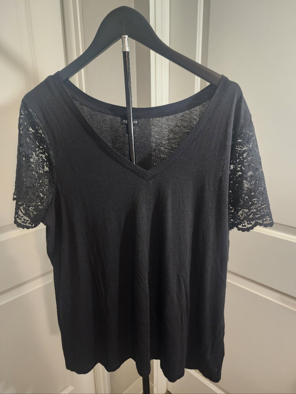 Torrid Black Lace Sleeve V-Neck Tee Size 0